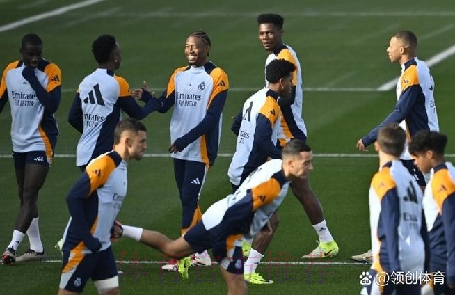 马卡:皇马将考察阿拉巴恢复情况 再决定是否签中卫 马卡:皇马将考察阿拉巴恢复情况 再决定是否签中卫